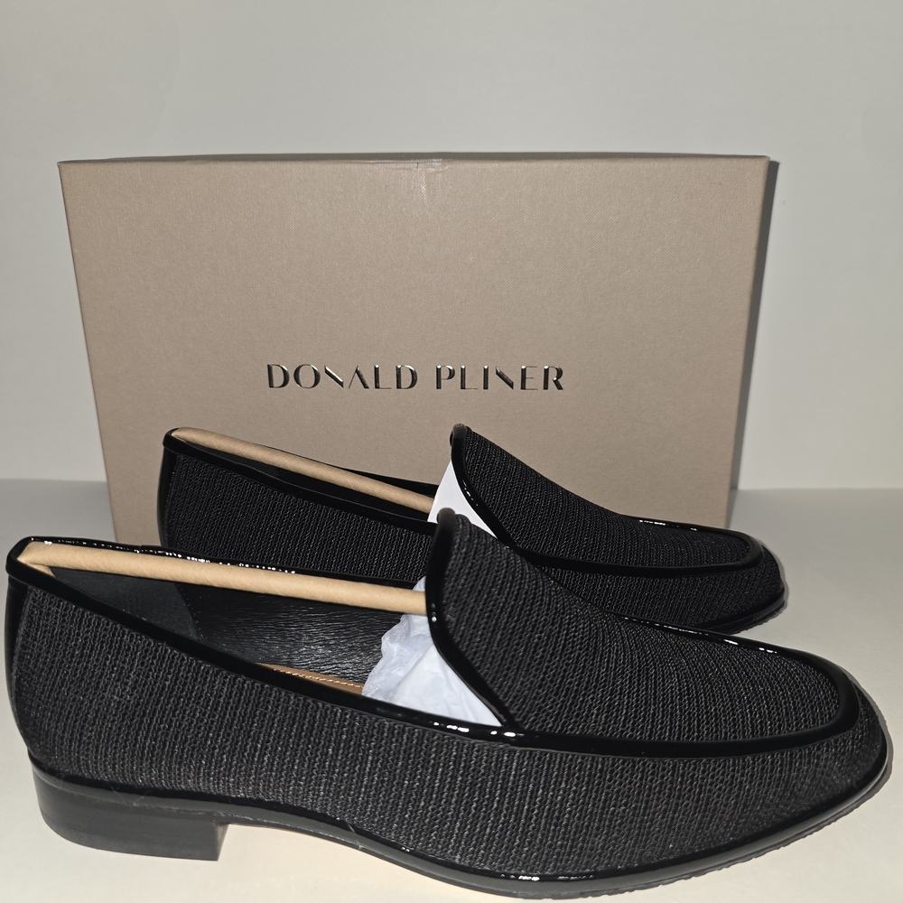 New Donald J. Pliner Textured Black Loafers 7.5 NIB